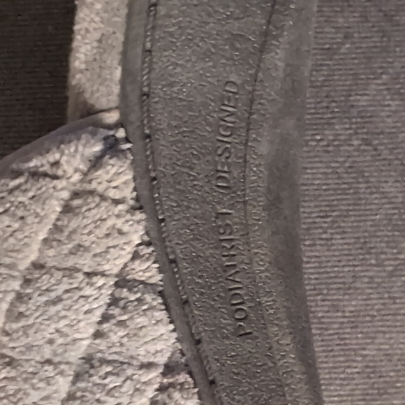 Vionic Slippers - Picture 6 of 6